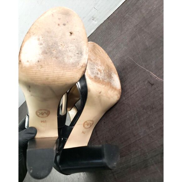 Michael Kors "BERKLEY" Black Leather Heeled Sandals with Gold Zipper  - Size 7M - Picture 5 of 6